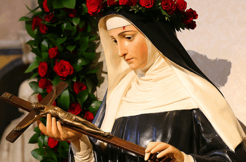 Devotos de Santa Rita de Cassia participarão da missa de encerramento da festa hoje.